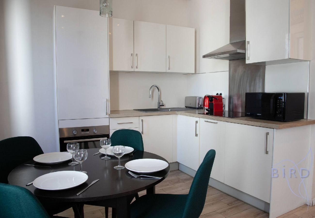 Appartement à Antibes - Charmant T2 lumineux au cœur du Vieil Antibes – Place Nationale