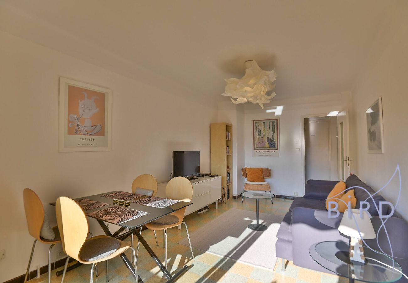 Appartement à Antibes - A 2 pas de la vieille ville et de la mer 