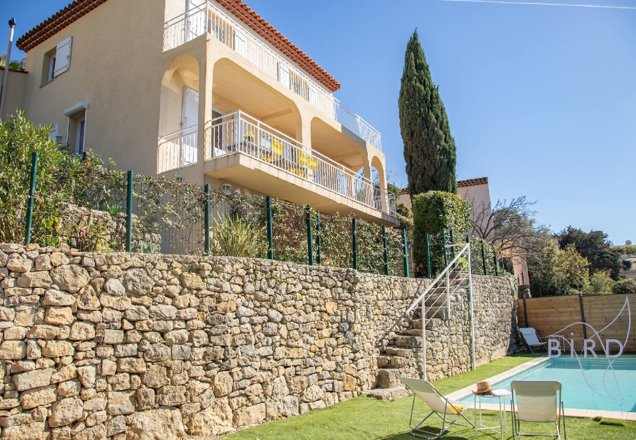 Villa à Le Cannet - Jolie villa avec Piscine et vue mer hauteurs de 