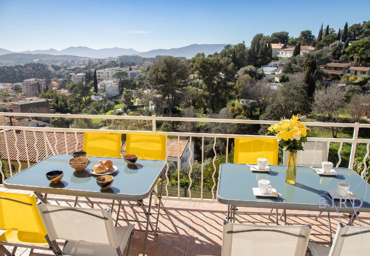 Villa à Le Cannet - Jolie villa avec Piscine et vue mer hauteurs de 