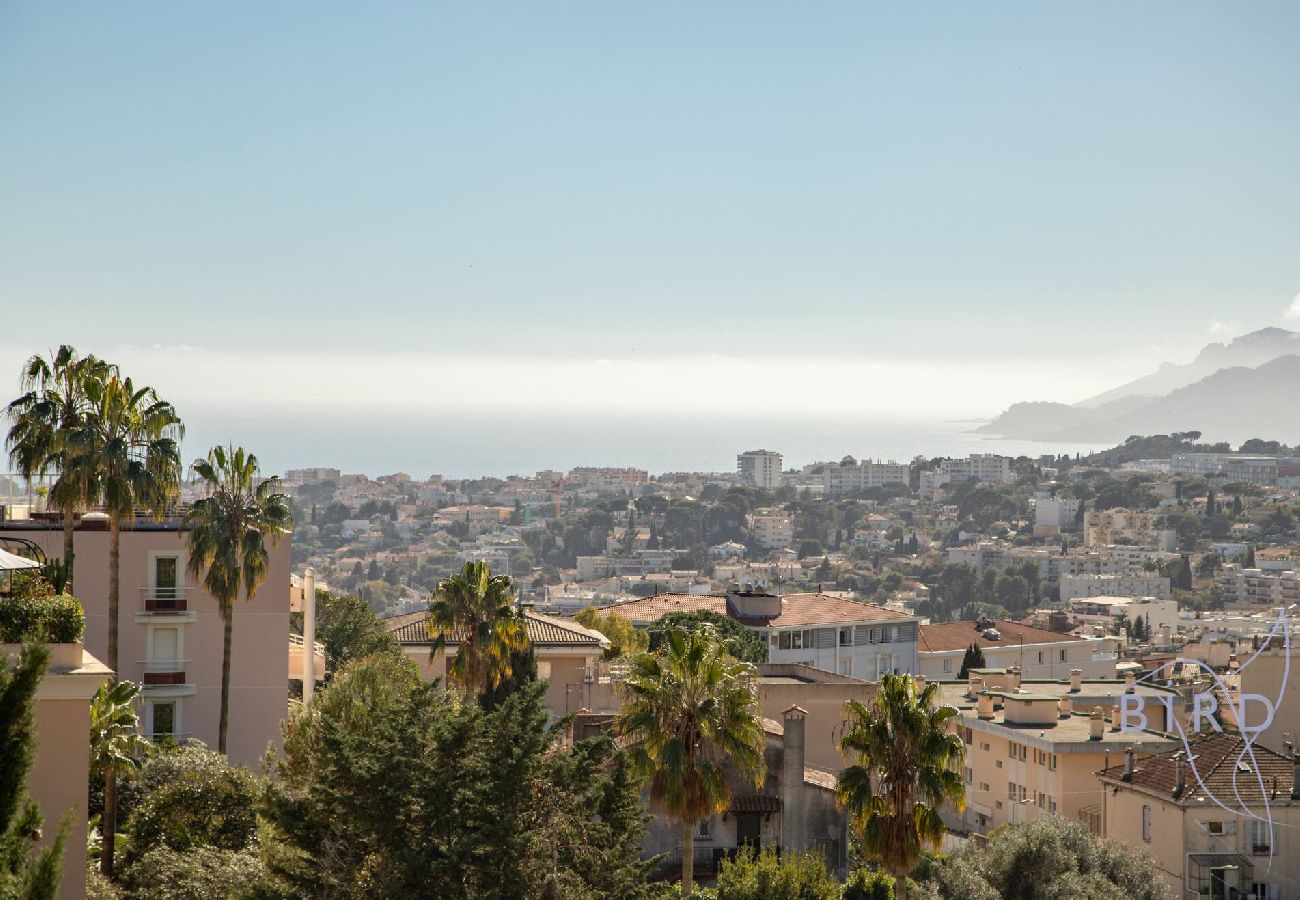 Villa à Le Cannet - Jolie villa avec Piscine et vue mer hauteurs de 