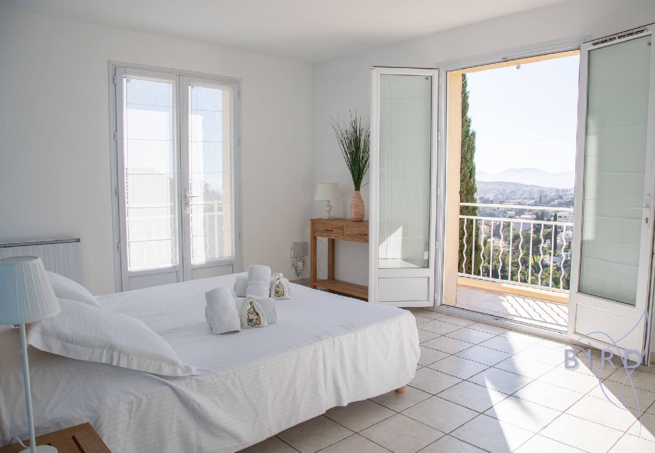 Villa à Le Cannet - Jolie villa avec Piscine et vue mer hauteurs de 
