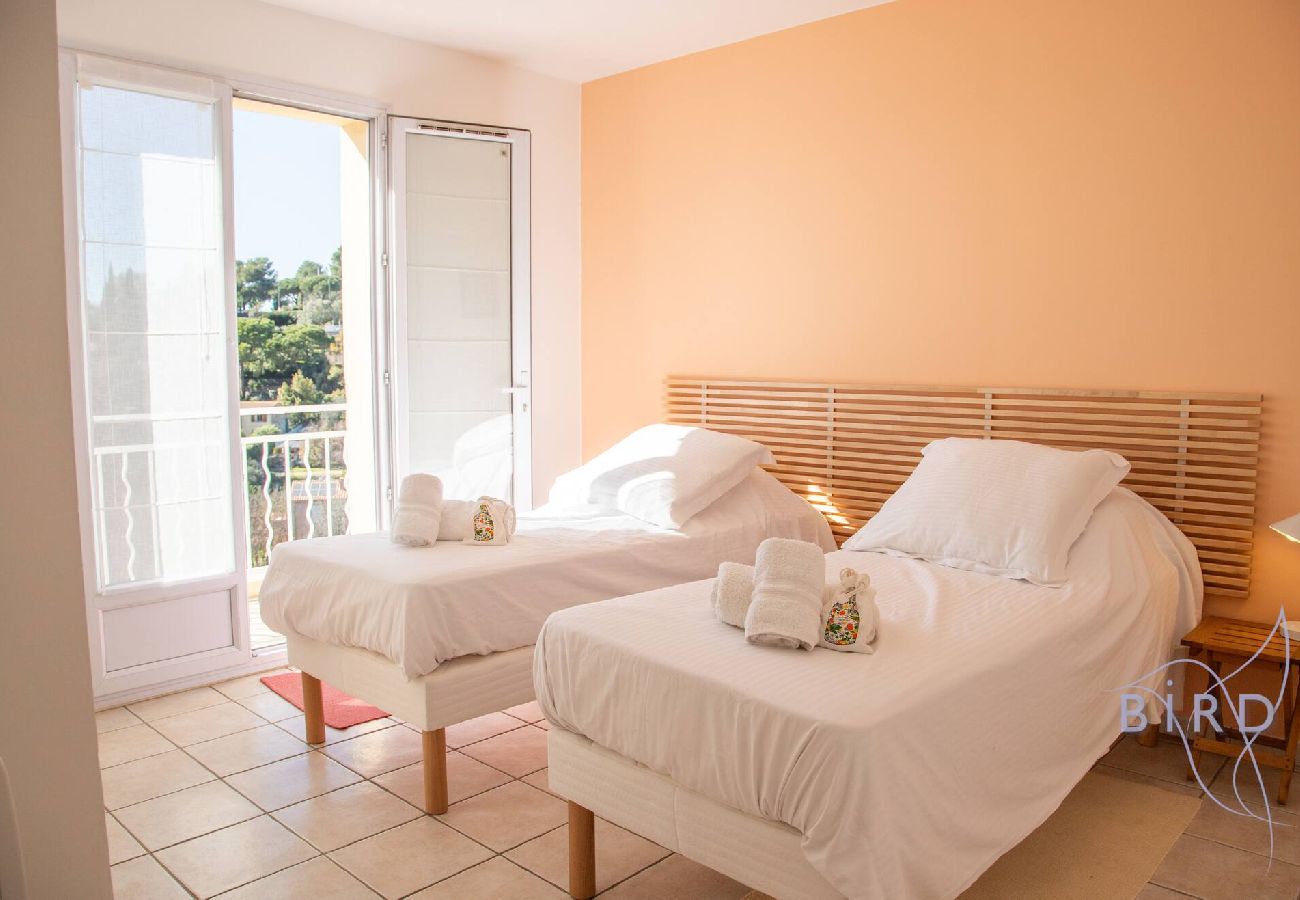 Villa à Le Cannet - Jolie villa avec Piscine et vue mer hauteurs de 