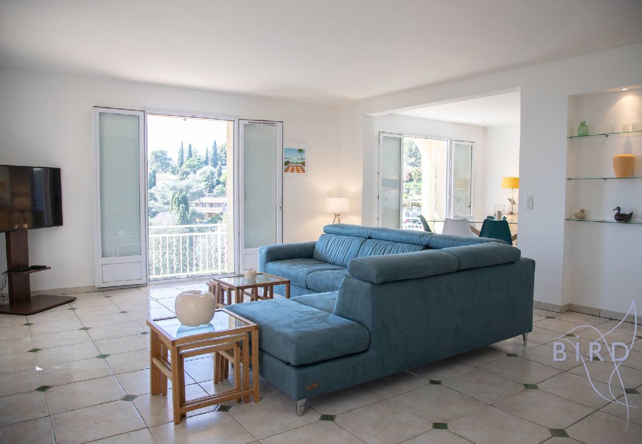Villa à Le Cannet - Jolie villa avec Piscine et vue mer hauteurs de 