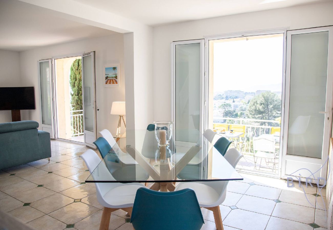 Villa à Le Cannet - Jolie villa avec Piscine et vue mer hauteurs de 