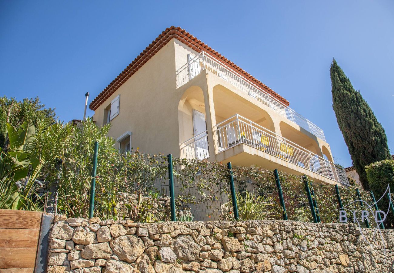 Villa à Le Cannet - Jolie villa avec Piscine et vue mer hauteurs de 