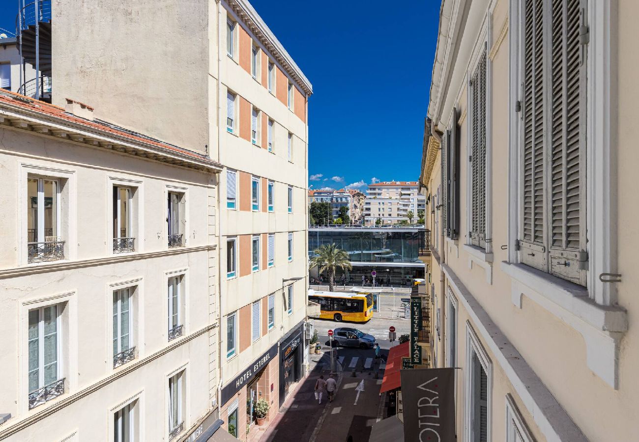 Appartement à Cannes - 3 Pièces Central Clim à 3 min du Palais Festivals