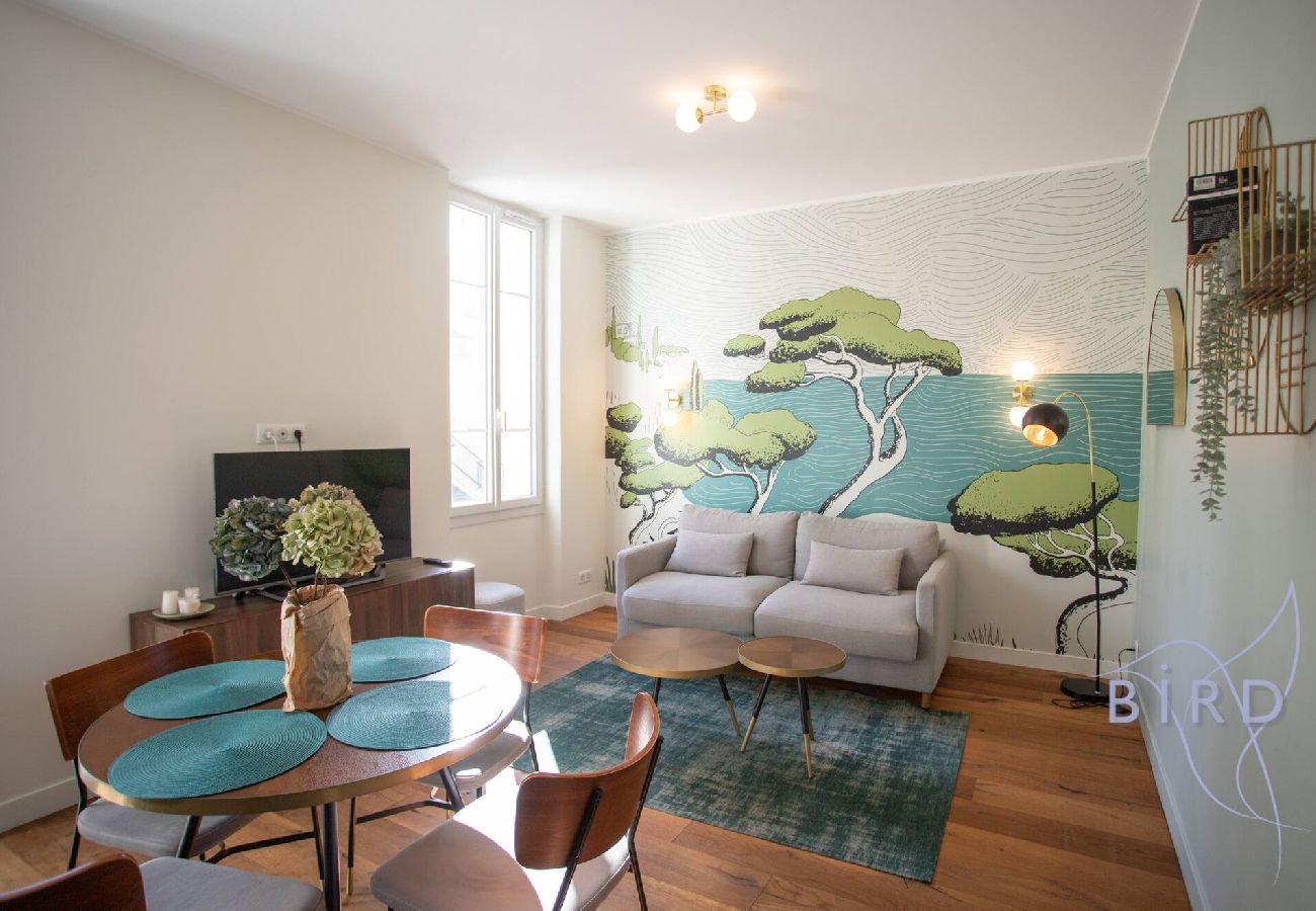 Appartement à Antibes - la GAROUPE Emplacement exceptionnel entre Vieille Ville & plages