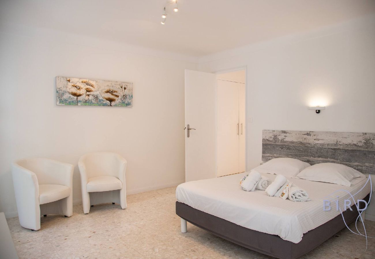 Studio à Cannes - Spacieux studio à 4min à pied des Plages 