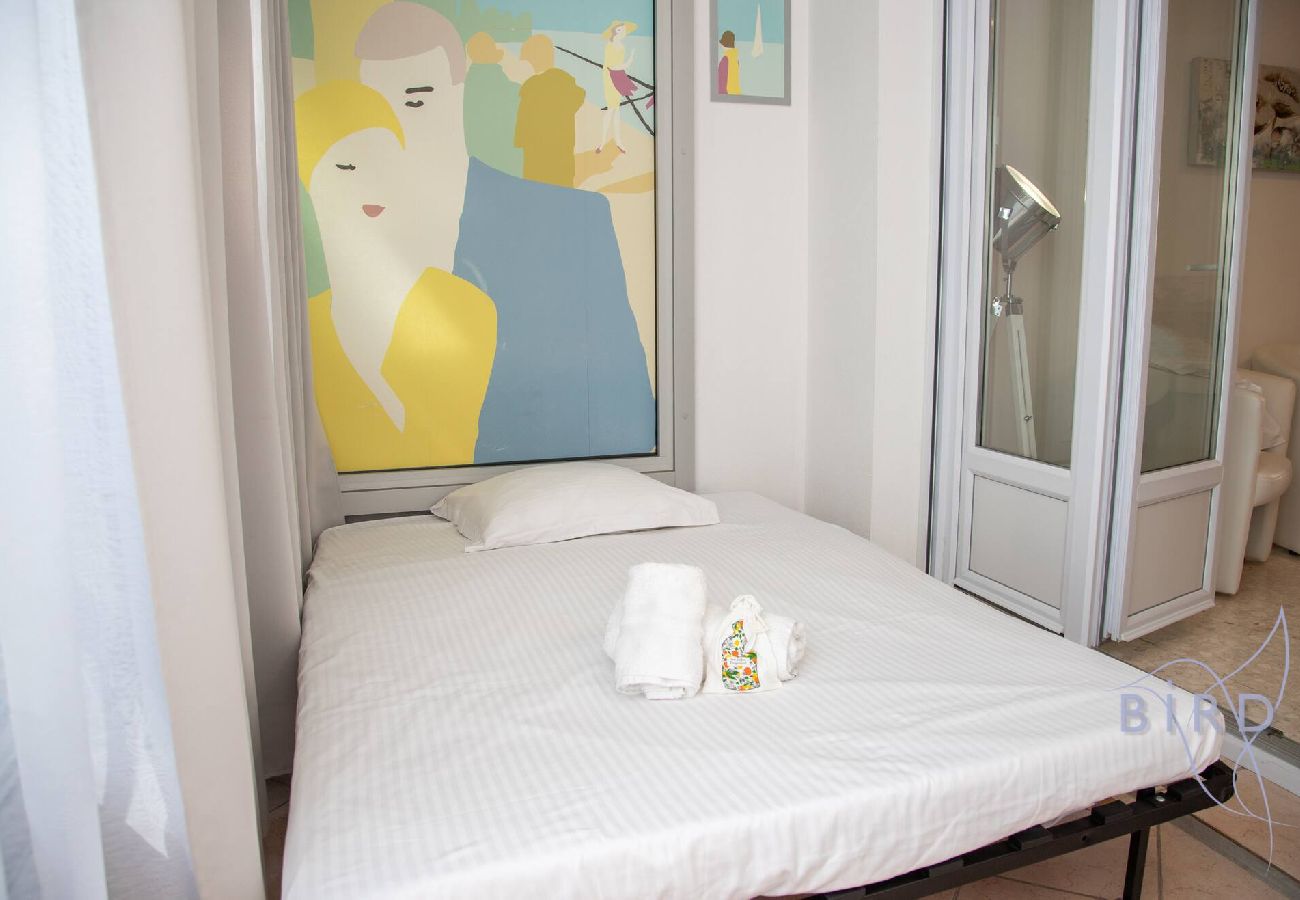 Studio à Cannes - Spacieux studio à 4min à pied des Plages 
