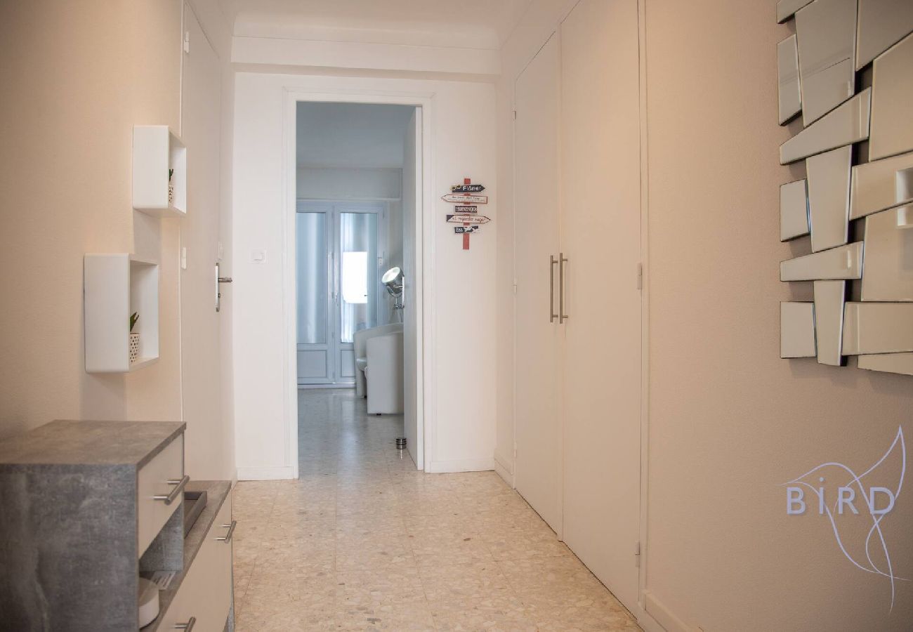 Studio à Cannes - Spacieux studio à 4min à pied des Plages 