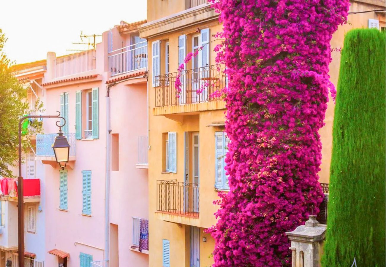 Studio à Cannes - Spacieux studio à 4min à pied des Plages 
