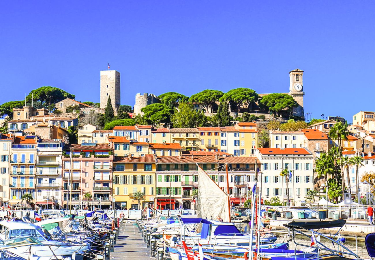 Studio à Cannes - Spacieux studio à 4min à pied des Plages 