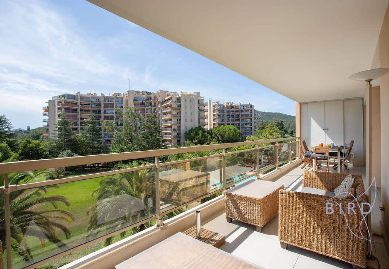 Appartement à Mandelieu-la-Napoule - Bel appartement à l'orée du golf 