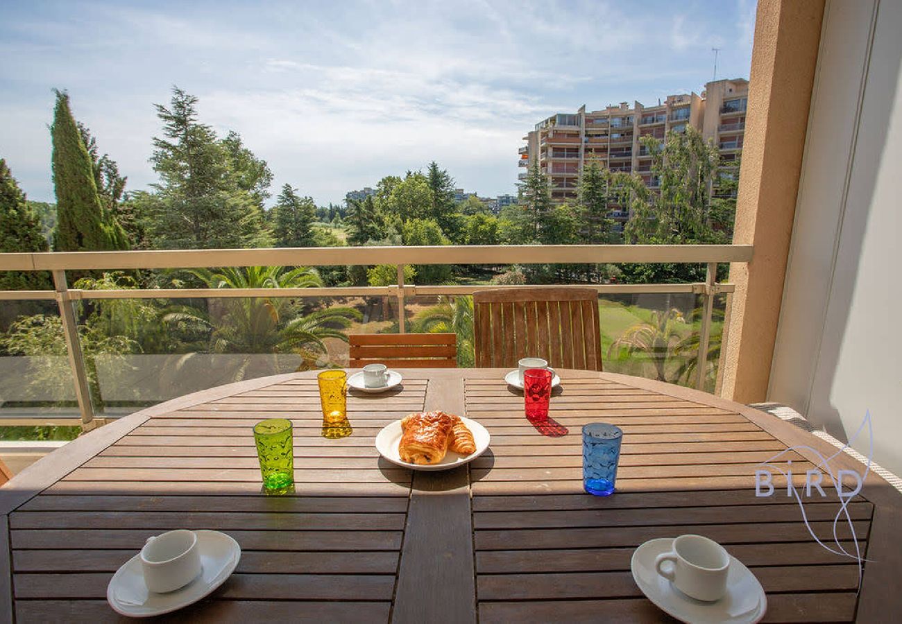 Appartement à Mandelieu-la-Napoule - Bel appartement à l'orée du golf 