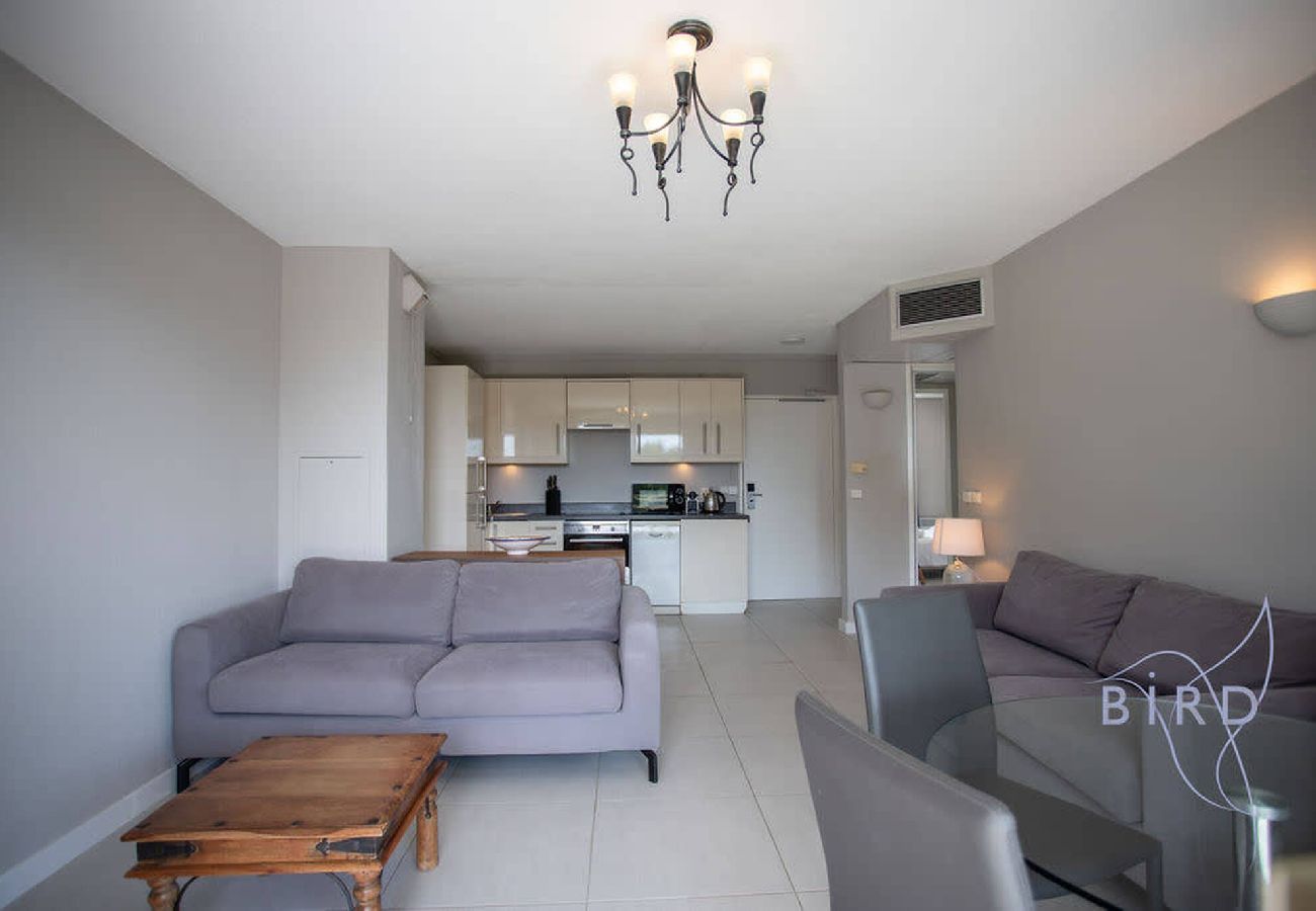 Appartement à Mandelieu-la-Napoule - Bel appartement à l'orée du golf 