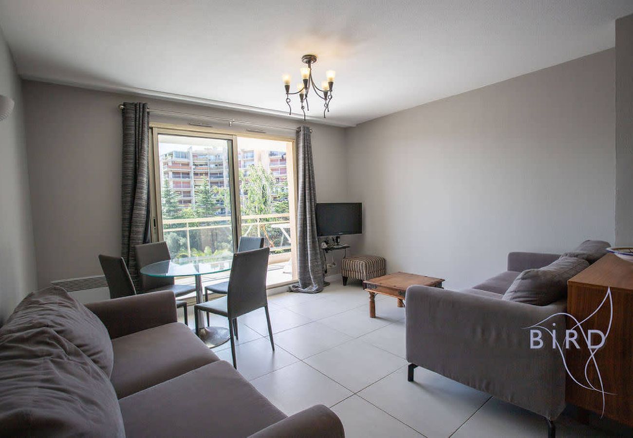 Appartement à Mandelieu-la-Napoule - Bel appartement à l'orée du golf 