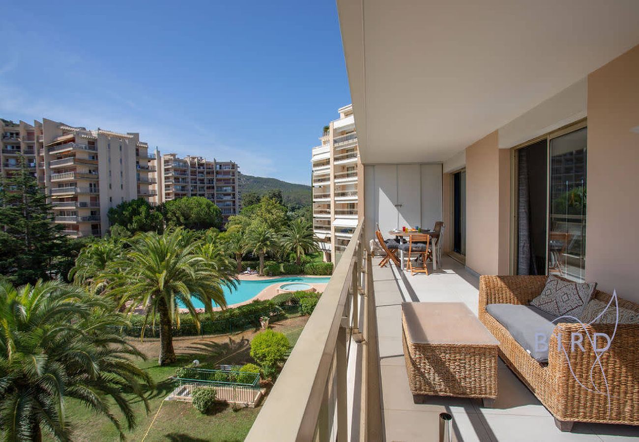 Appartement à Mandelieu-la-Napoule - Bel appartement à l'orée du golf 