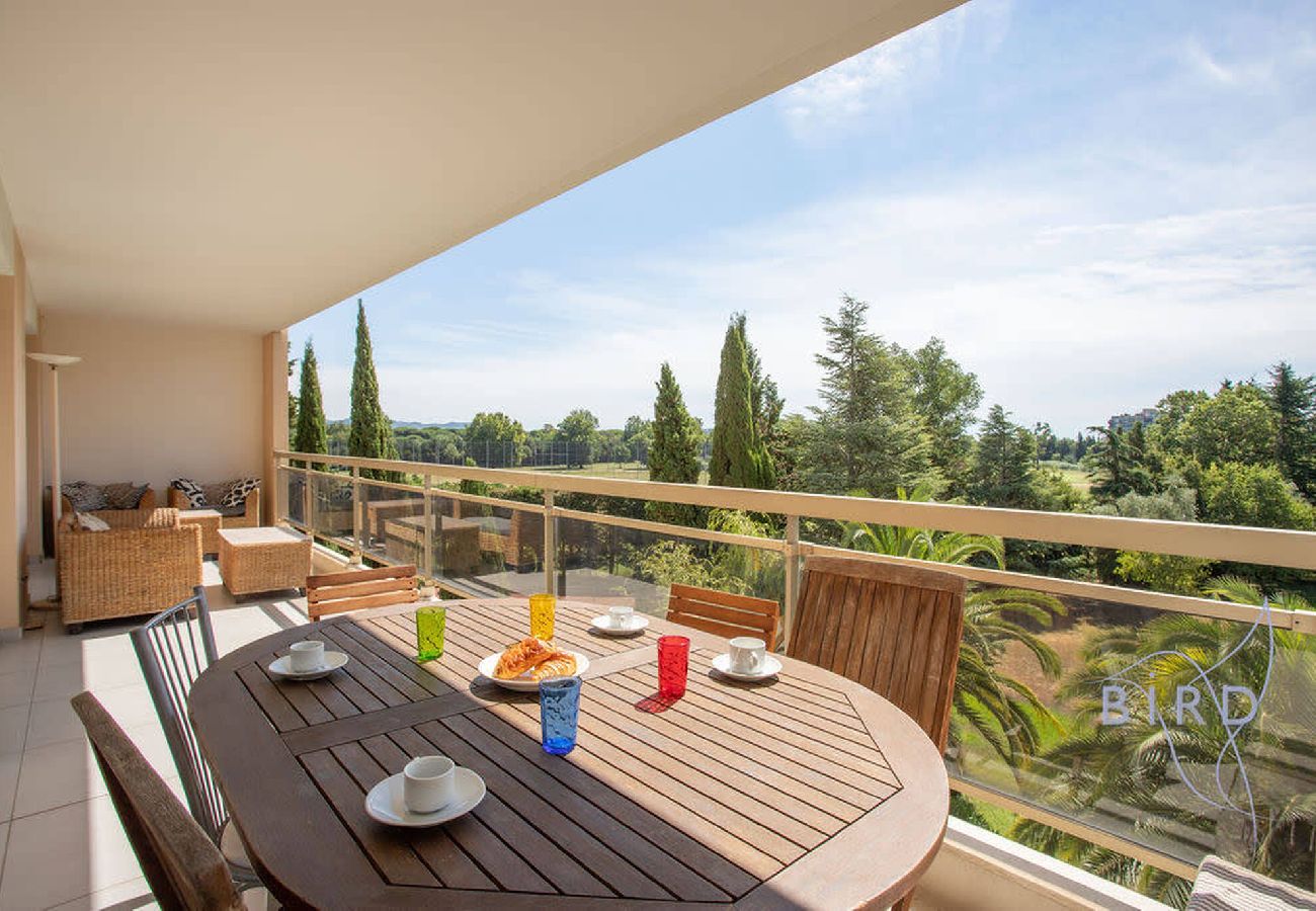 Appartement à Mandelieu-la-Napoule - Bel appartement à l'orée du golf 
