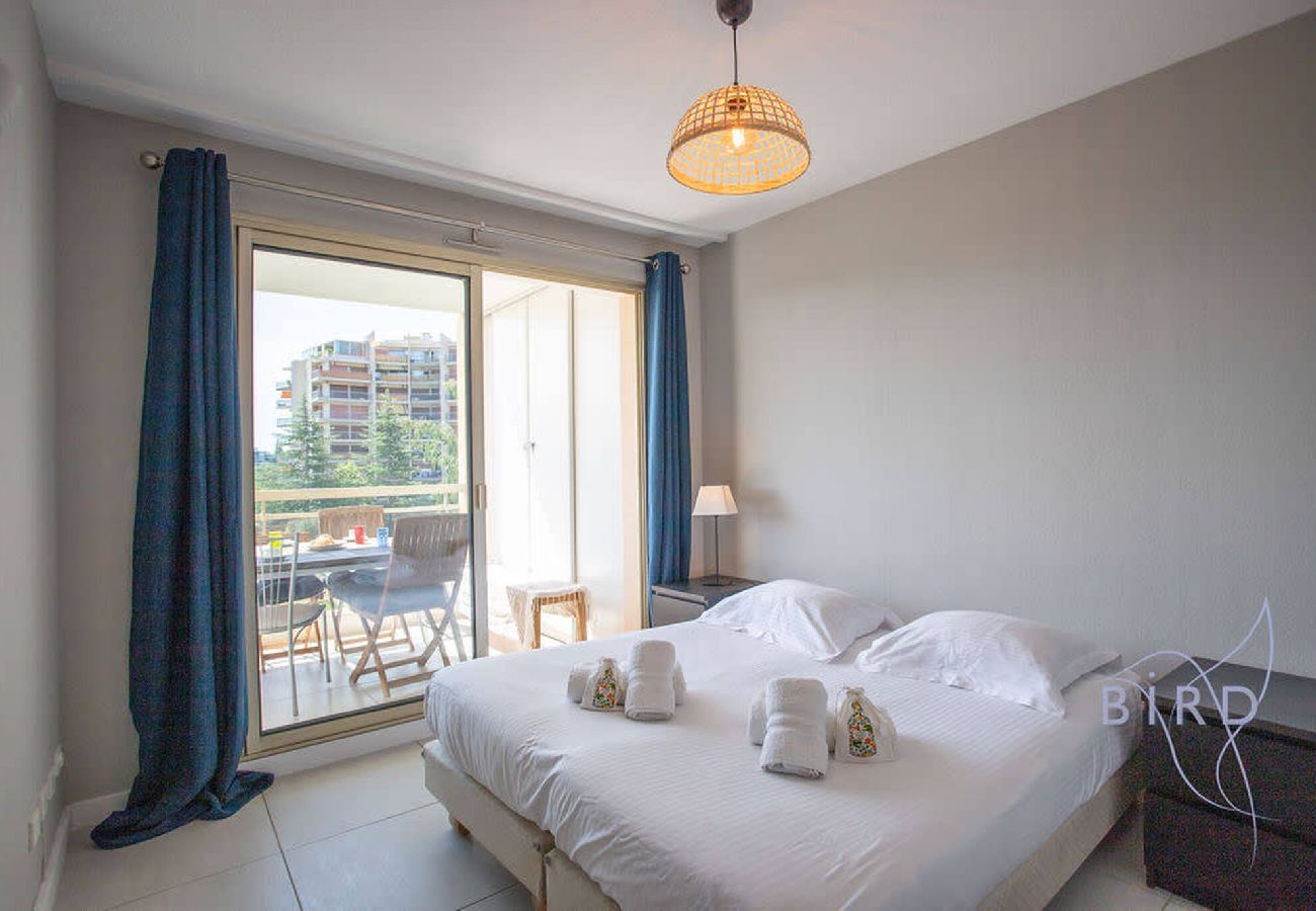 Appartement à Mandelieu-la-Napoule - Bel appartement à l'orée du golf 