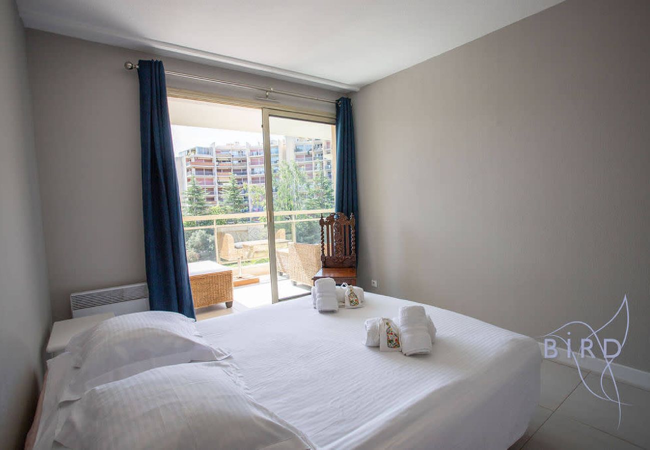 Appartement à Mandelieu-la-Napoule - Bel appartement à l'orée du golf 