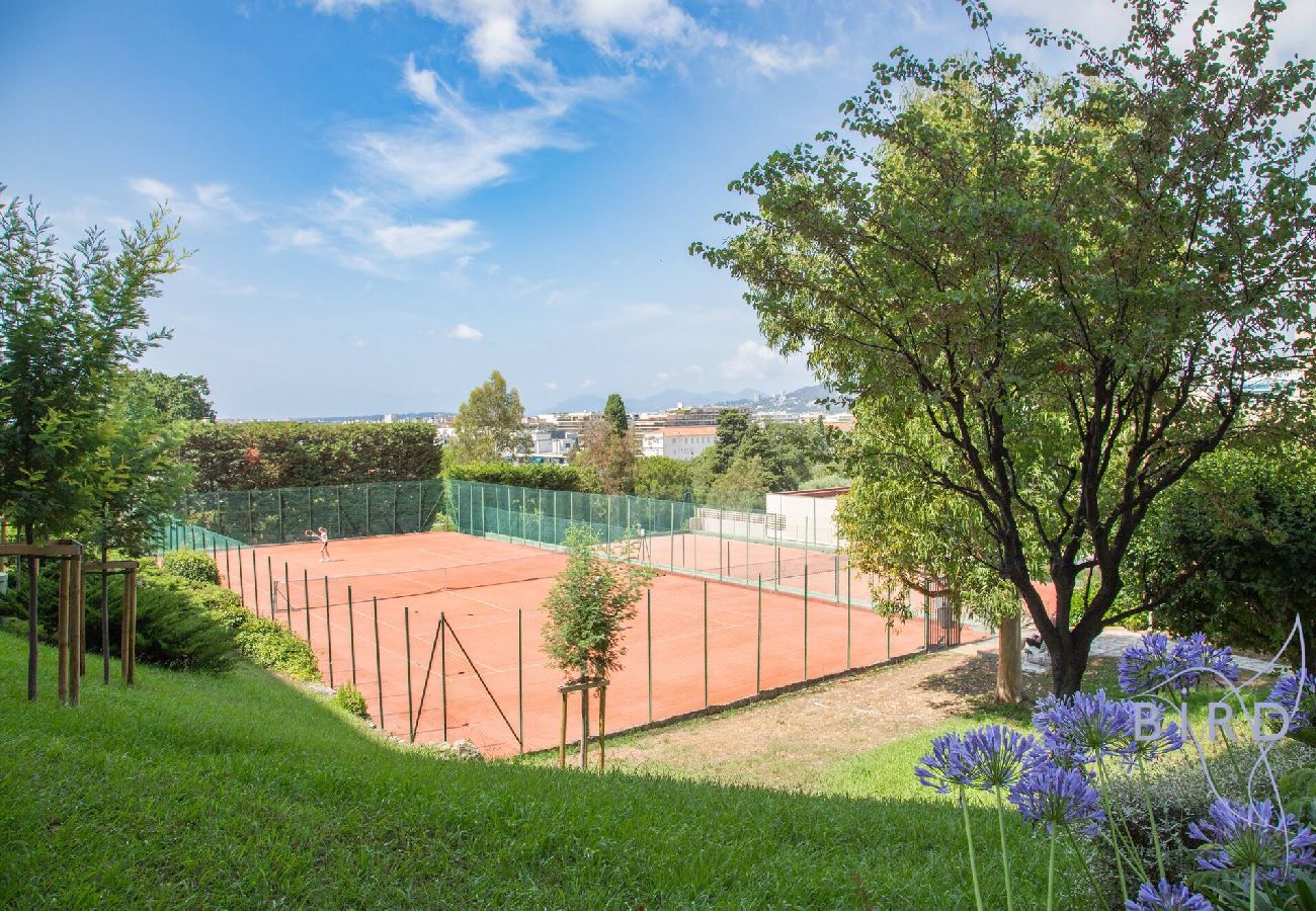 Studio à Antibes - Grand Studio Piscine Juan les Pins 