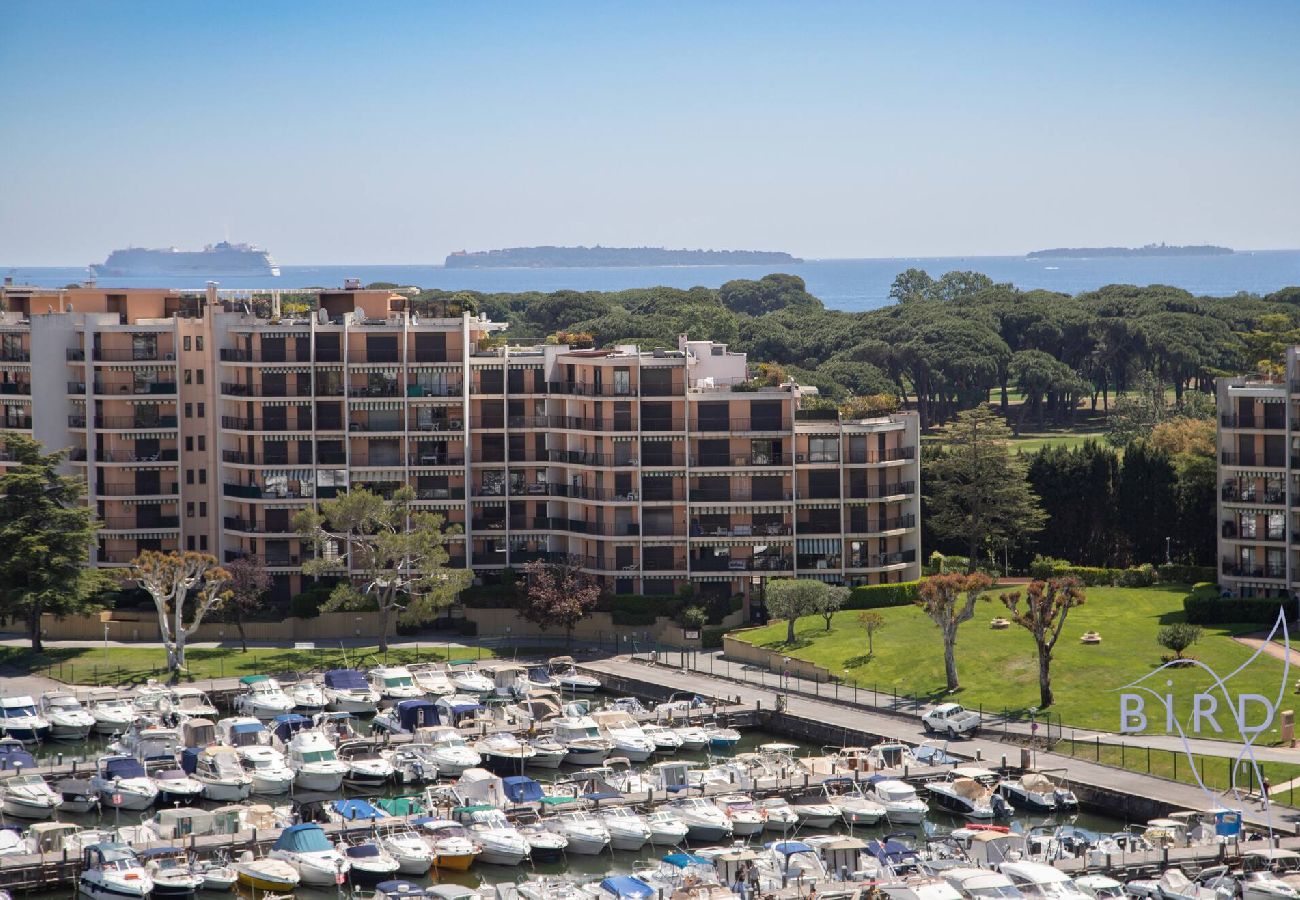 Studio à Mandelieu-la-Napoule - Elegant Studio Vue Marina Mer Et Esterel Piscine 