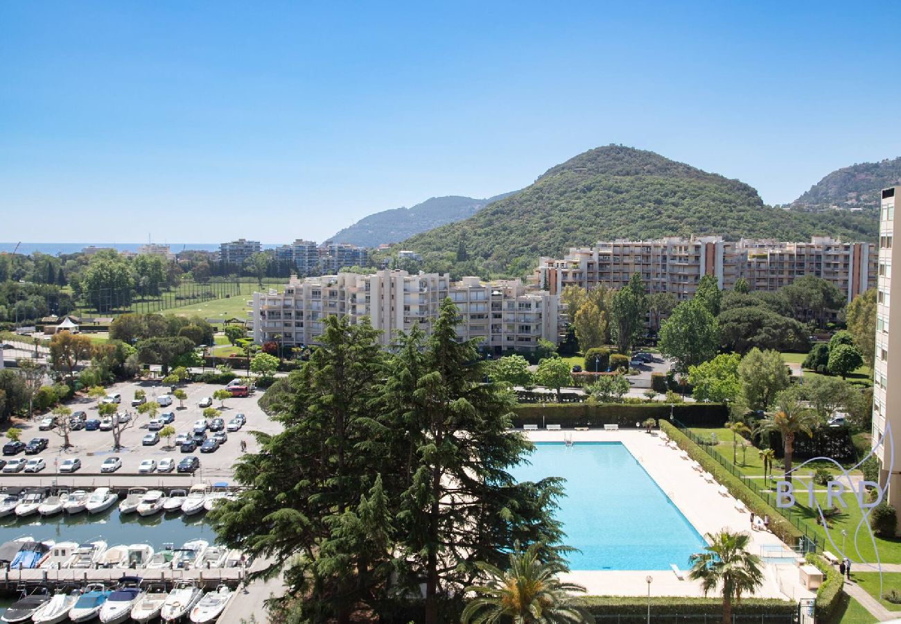 Studio à Mandelieu-la-Napoule - Elegant Studio Vue Marina Mer Et Esterel Piscine 