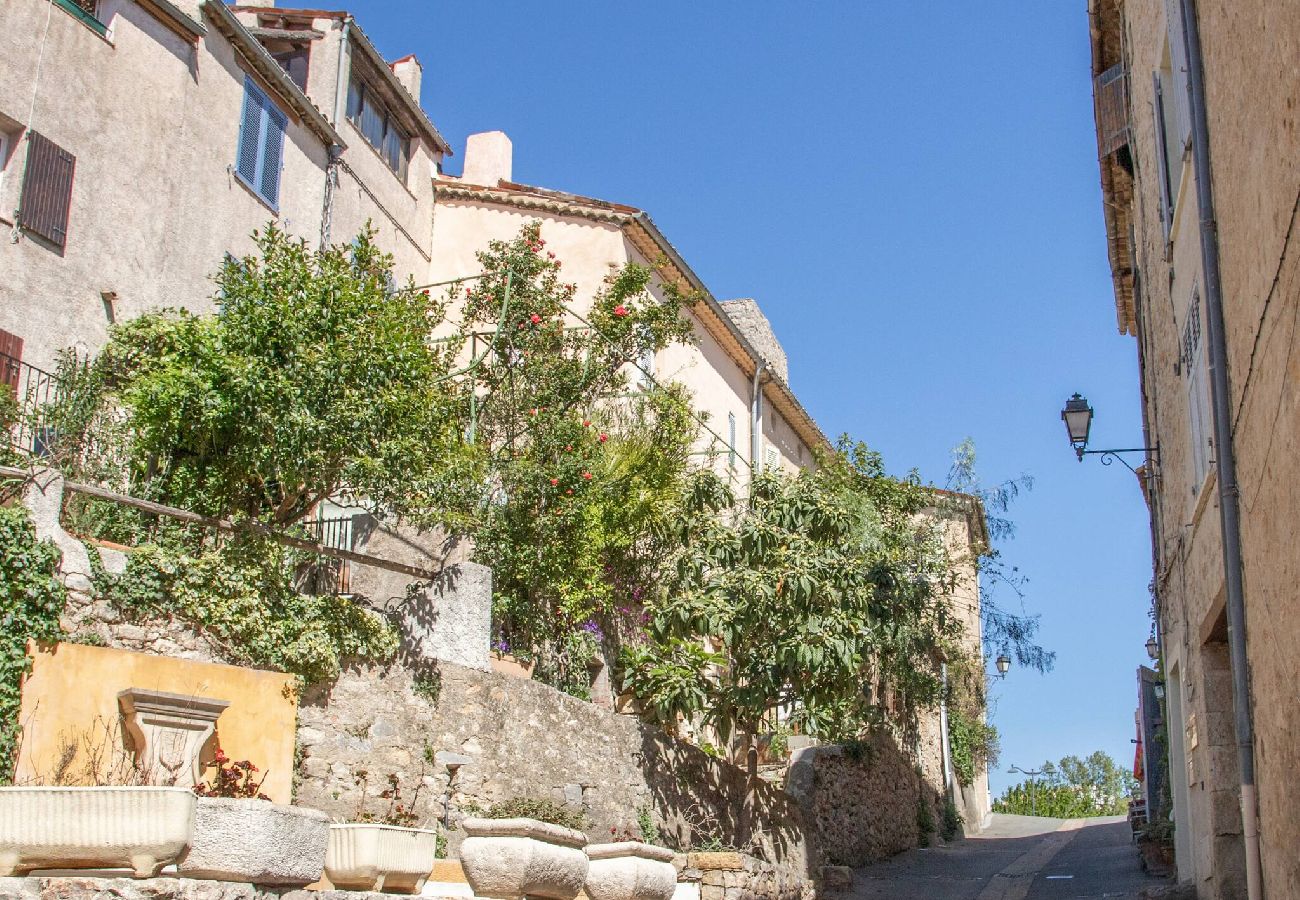Appartement à Fayence - Cosy 3 pièces au coeur du village de Fayence 