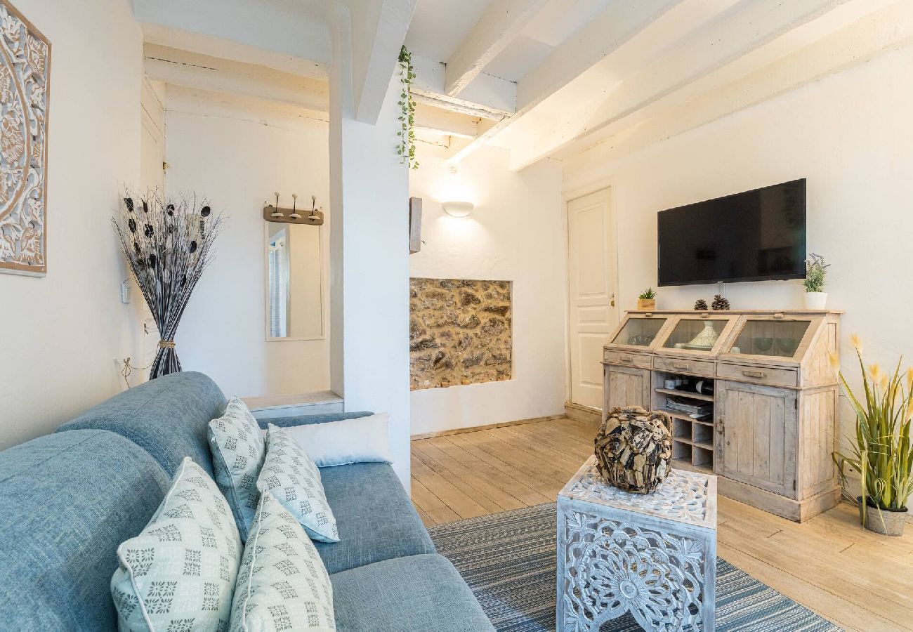 Appartement à Cannes - Atypique 2 pièces coeur du Suquet à Cannes 