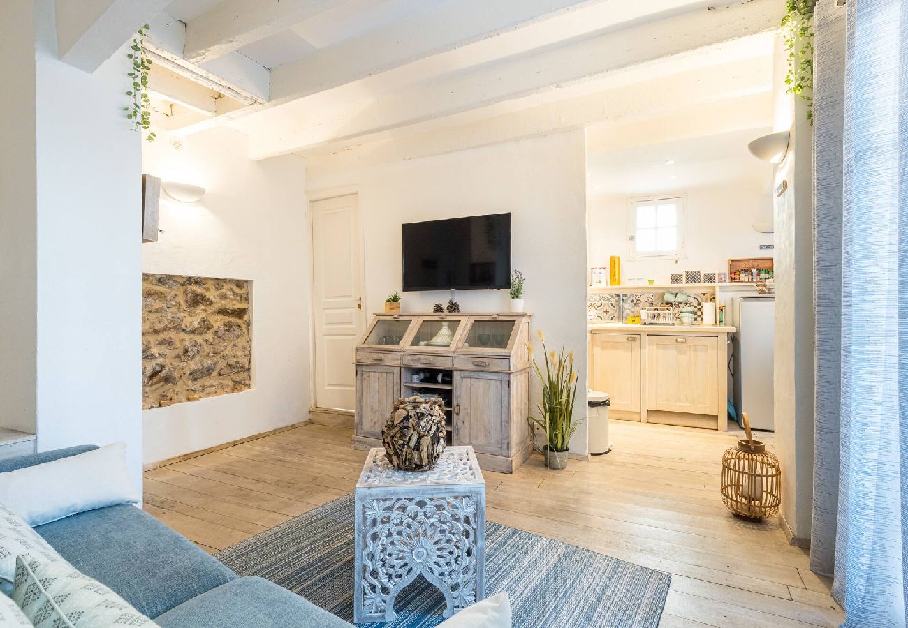 Appartement à Cannes - Atypique 2 pièces coeur du Suquet à Cannes 