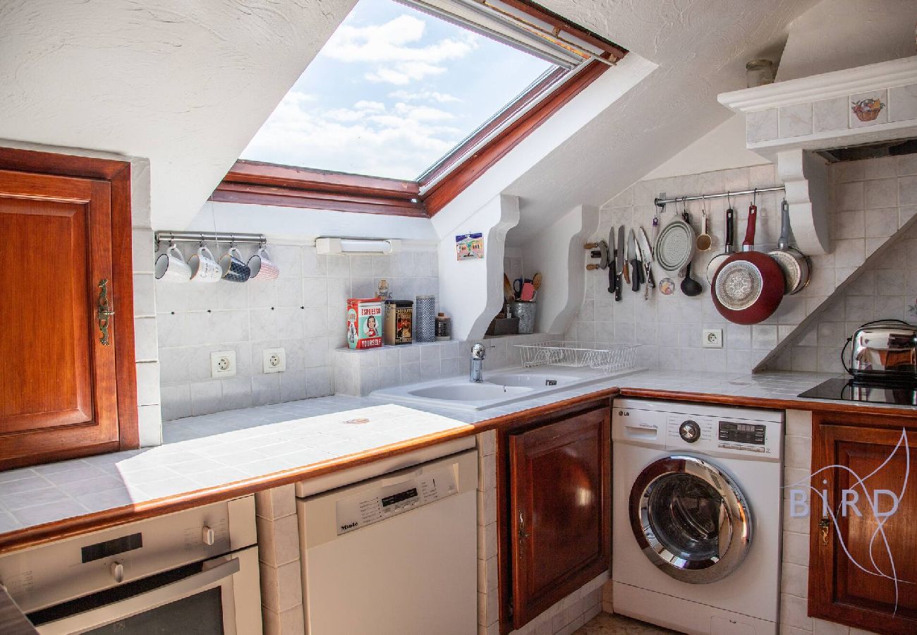 Appartement à Cagnes-sur-Mer - Charme et Authenticité Votre Escapade à 