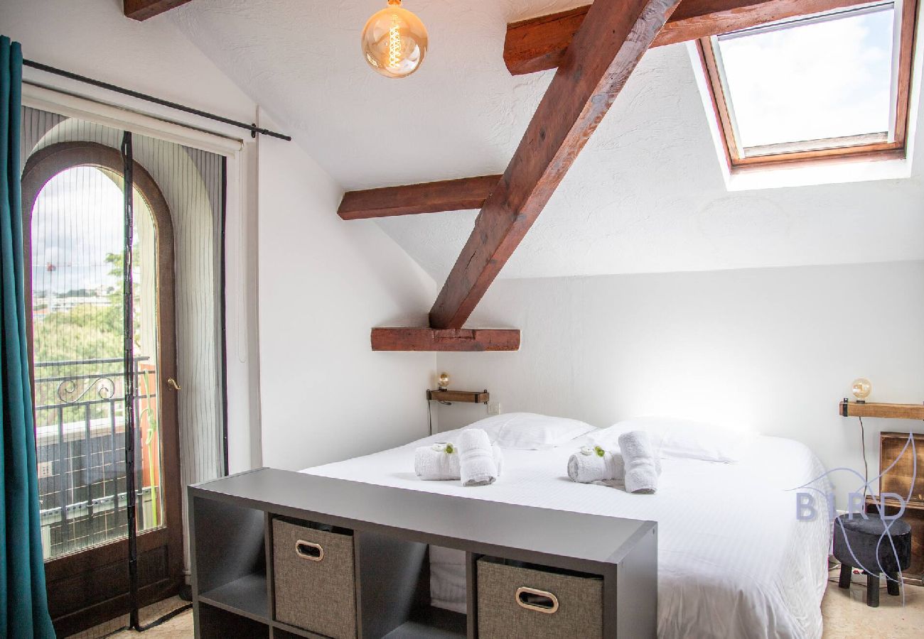Appartement à Cagnes-sur-Mer - Charme et Authenticité Votre Escapade à 
