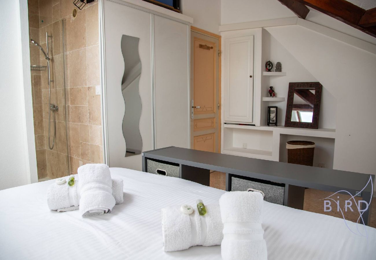 Appartement à Cagnes-sur-Mer - Charme et Authenticité Votre Escapade à 