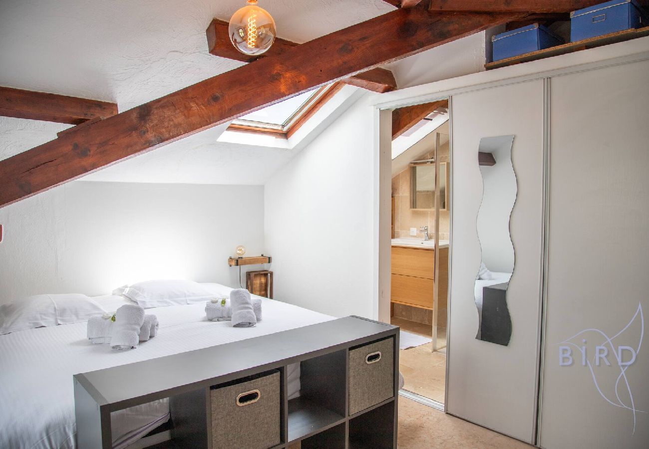 Appartement à Cagnes-sur-Mer - Charme et Authenticité Votre Escapade à 
