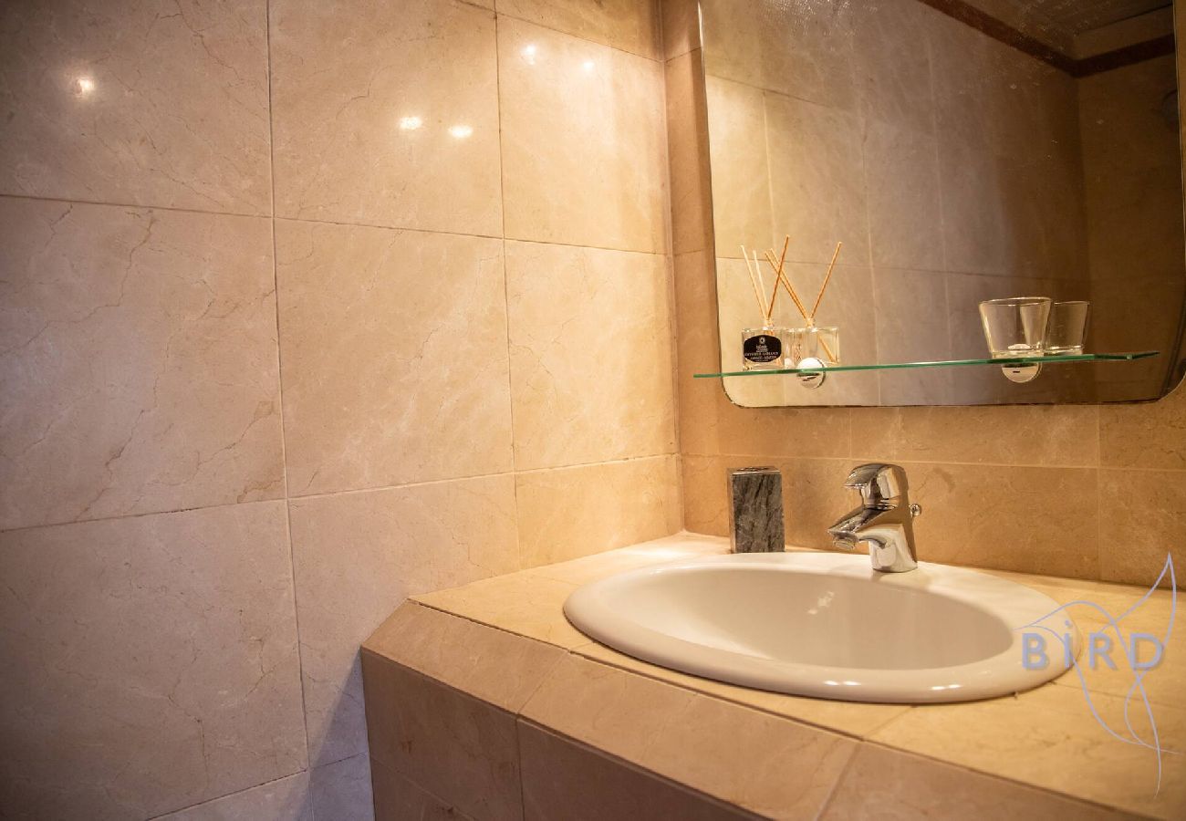 Appartement à Cagnes-sur-Mer - Charme et Authenticité Votre Escapade à 