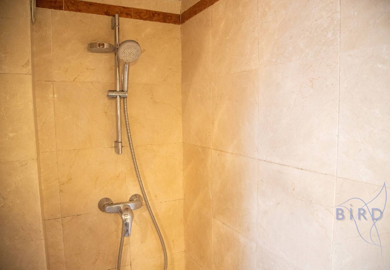 Appartement à Cagnes-sur-Mer - Charme et Authenticité Votre Escapade à 