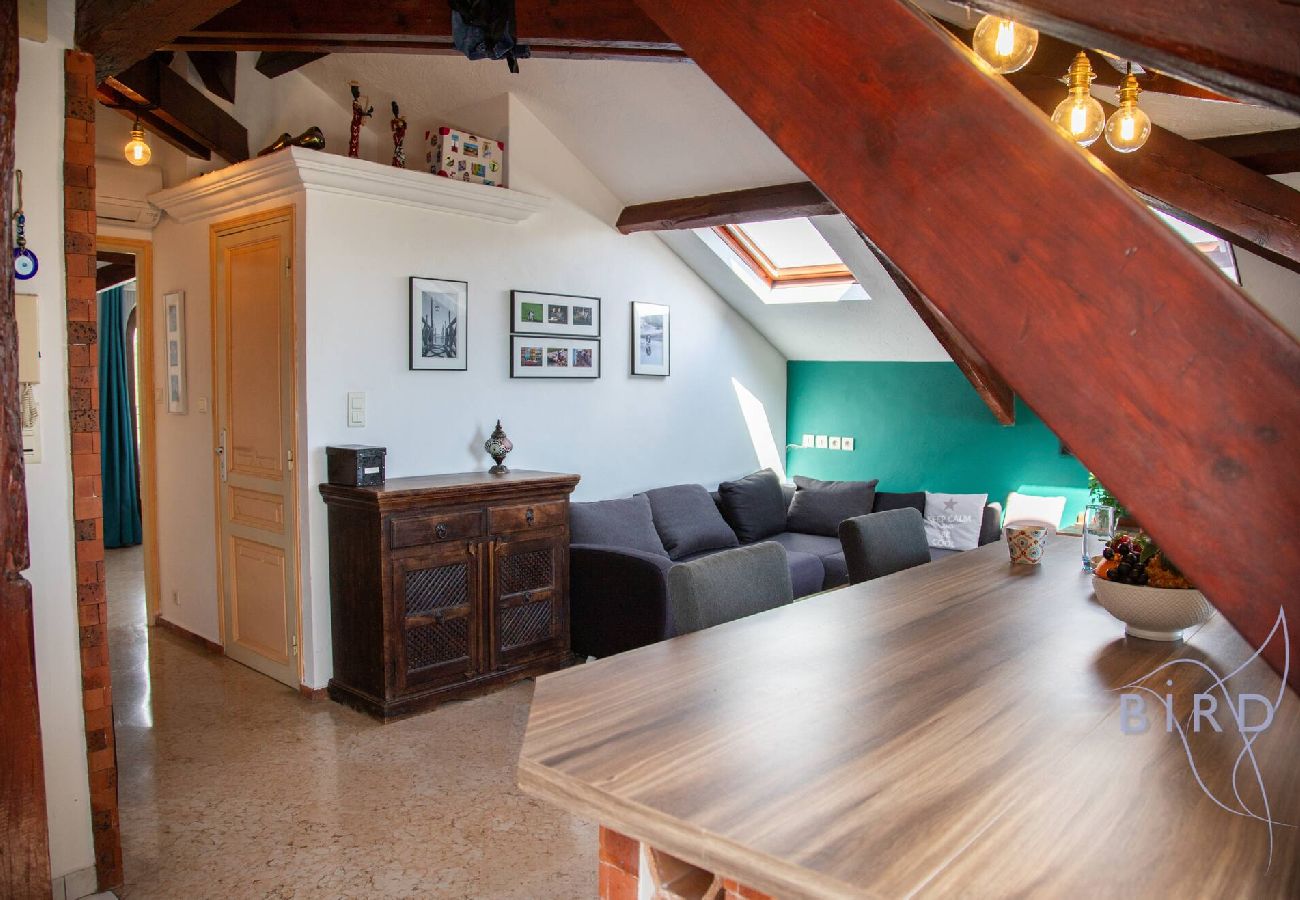 Appartement à Cagnes-sur-Mer - Charme et Authenticité Votre Escapade à 