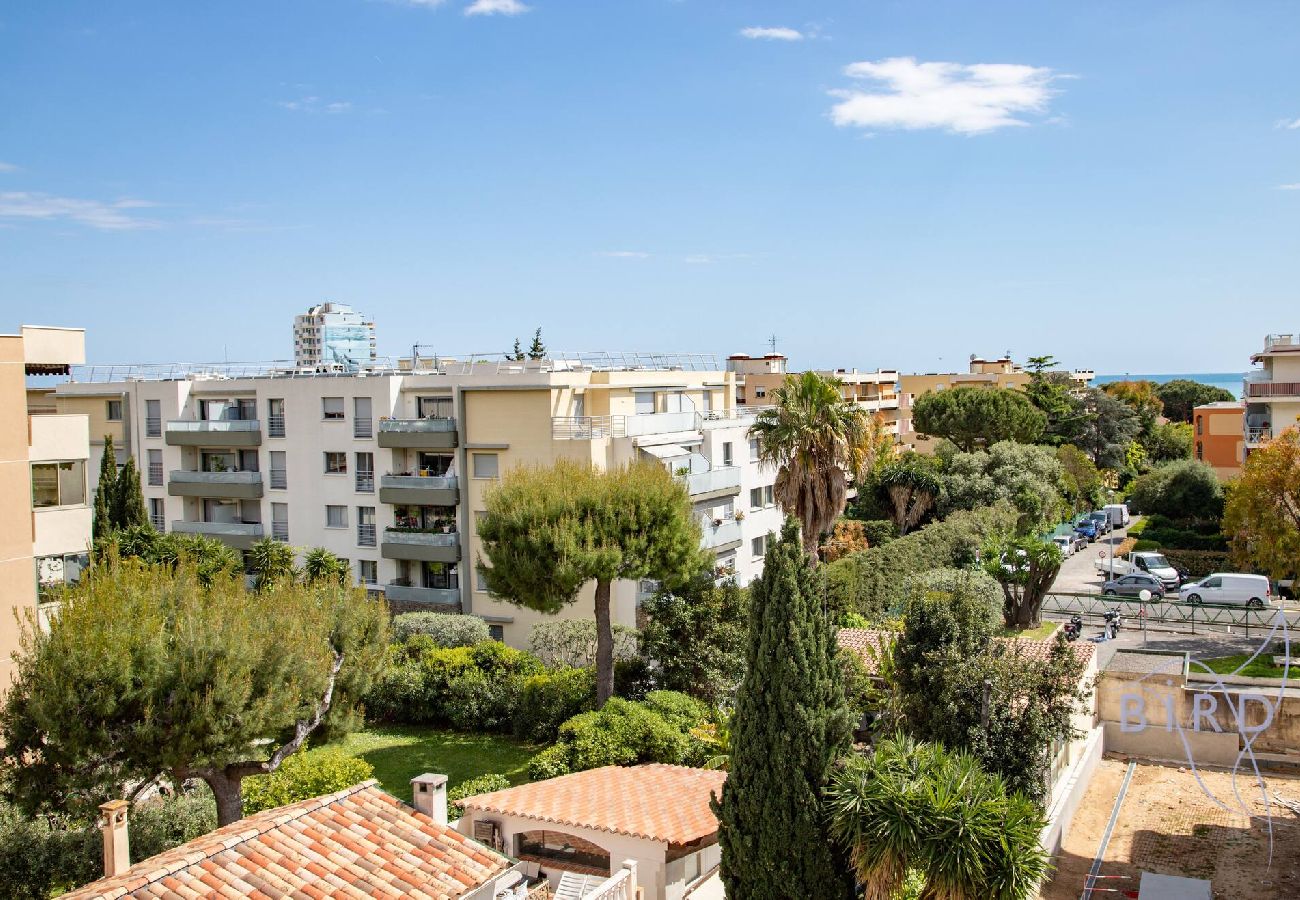 Appartement à Cagnes-sur-Mer - Charme et Authenticité Votre Escapade à 