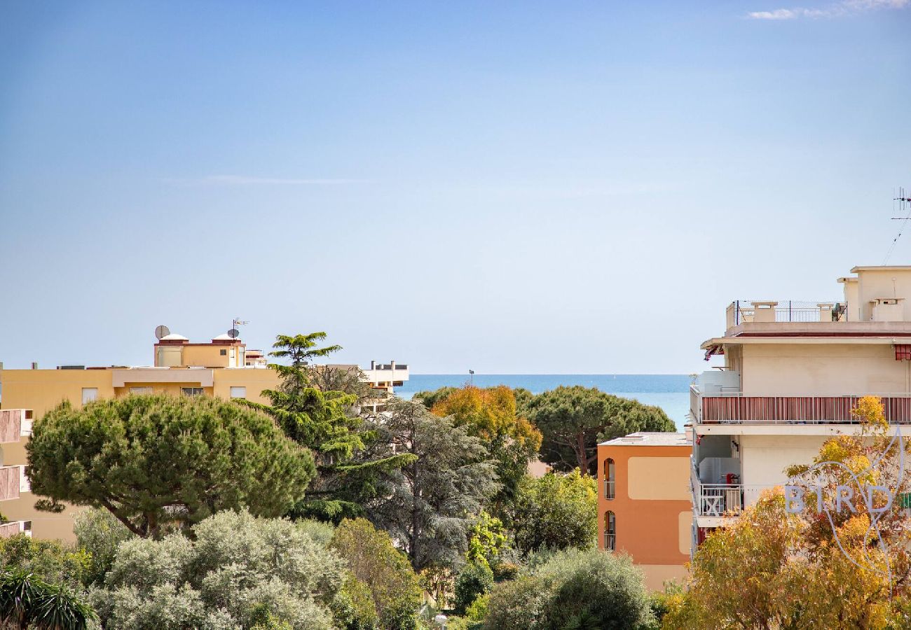 Appartement à Cagnes-sur-Mer - Charme et Authenticité Votre Escapade à 