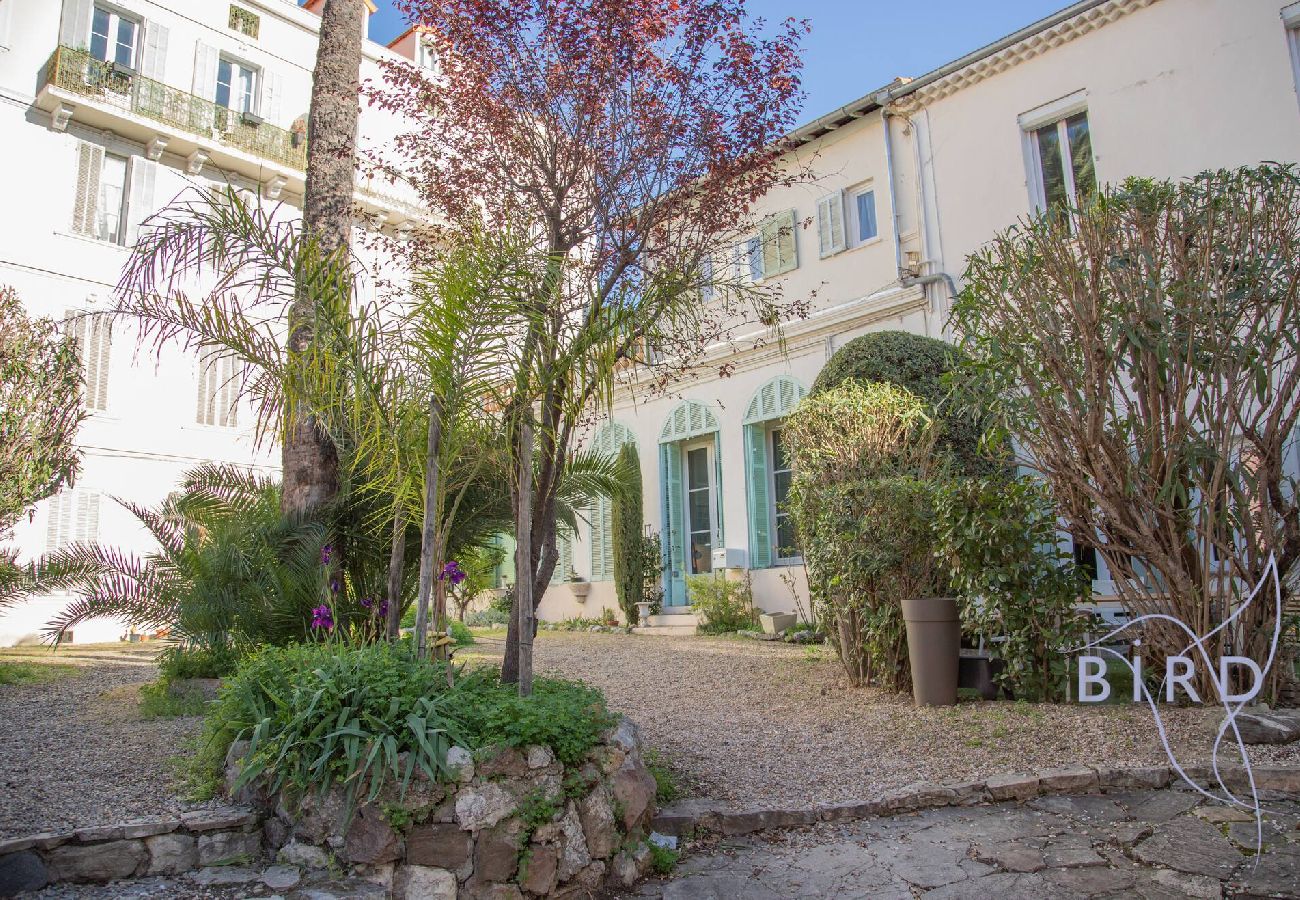 Appartement à Cannes - Un havre de paix en centre-ville à 10 minutes du 