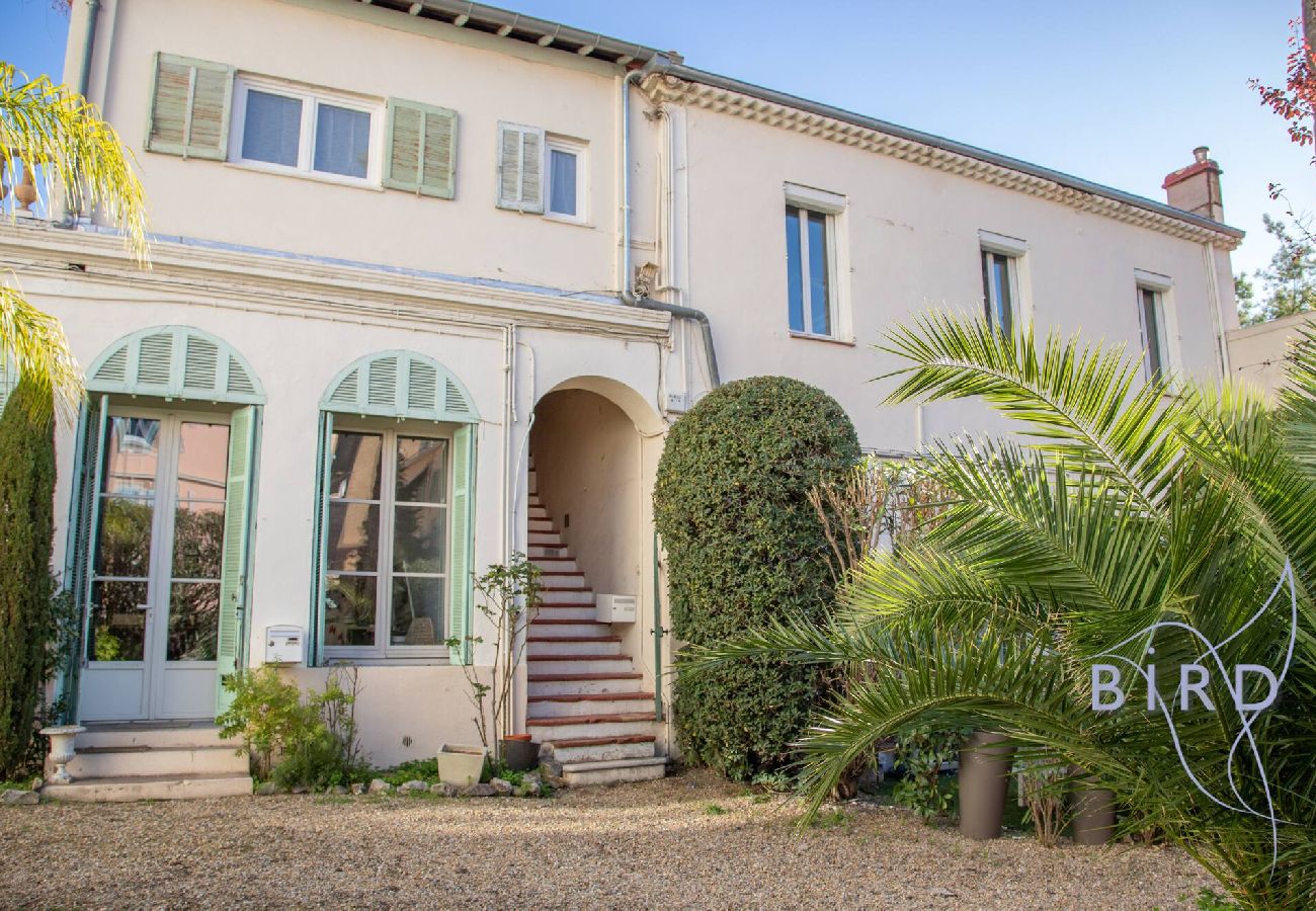 Appartement à Cannes - Un havre de paix en centre-ville à 10 minutes du 