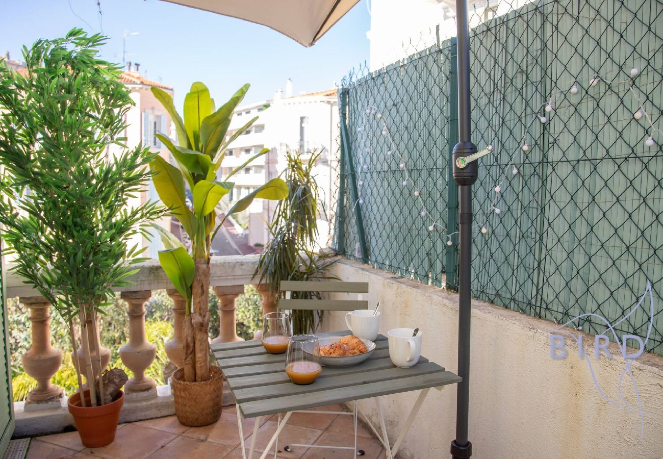 Appartement à Cannes - Un havre de paix en centre-ville à 10 minutes du 
