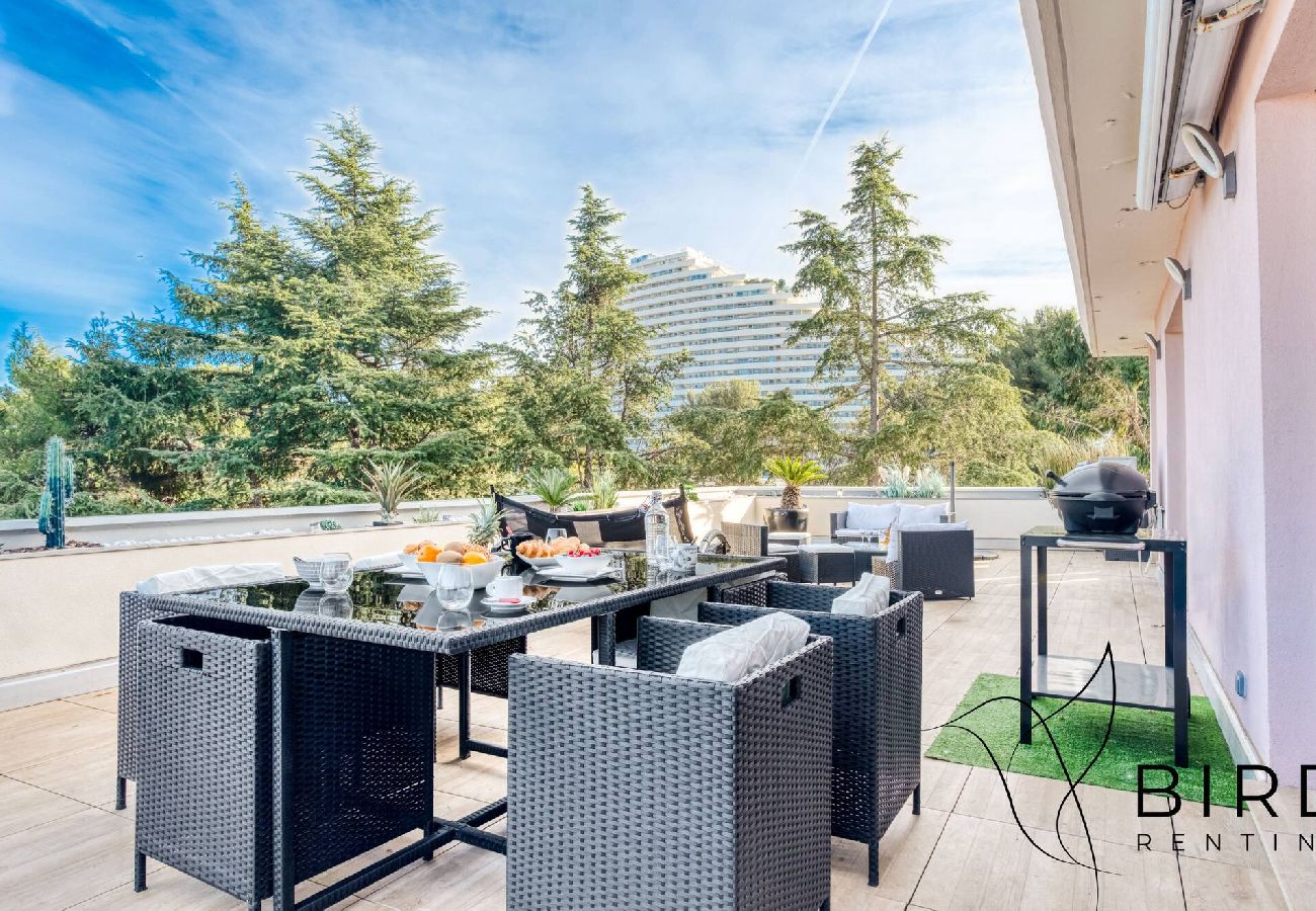 Appartement à Villeneuve-Loubet - 2pièces proche mer avec grande terrasse, parking 
