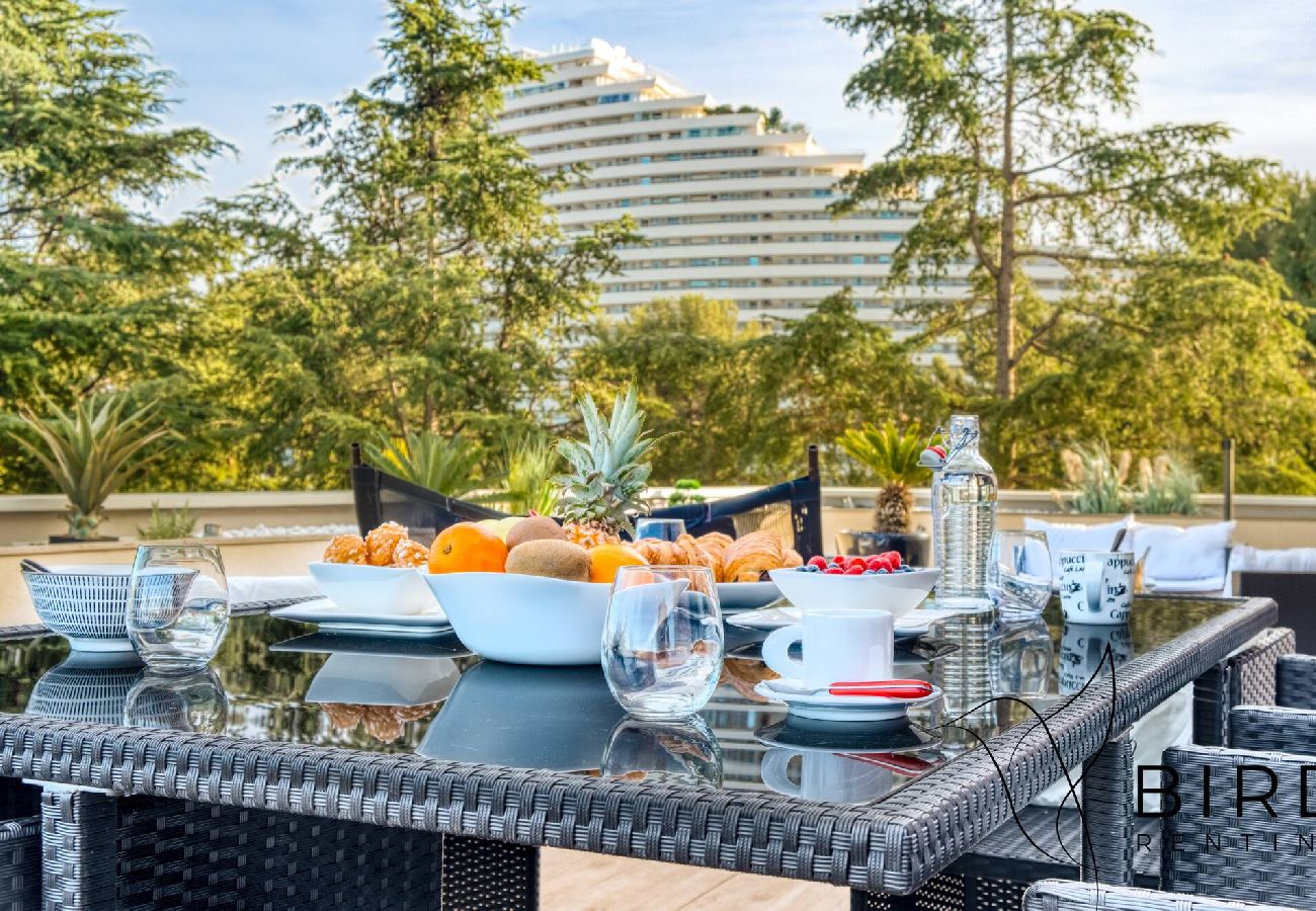 Appartement à Villeneuve-Loubet - 2pièces proche mer avec grande terrasse, parking 
