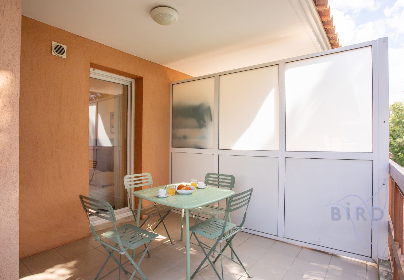 Studio à Mandelieu-la-Napoule - Joli studio avec vue sur le golf proche mer 