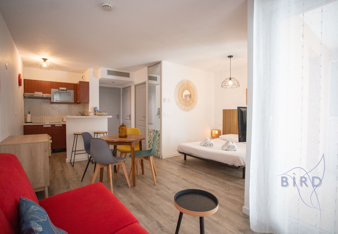 Studio à Mandelieu-la-Napoule - Joli studio avec vue sur le golf proche mer 