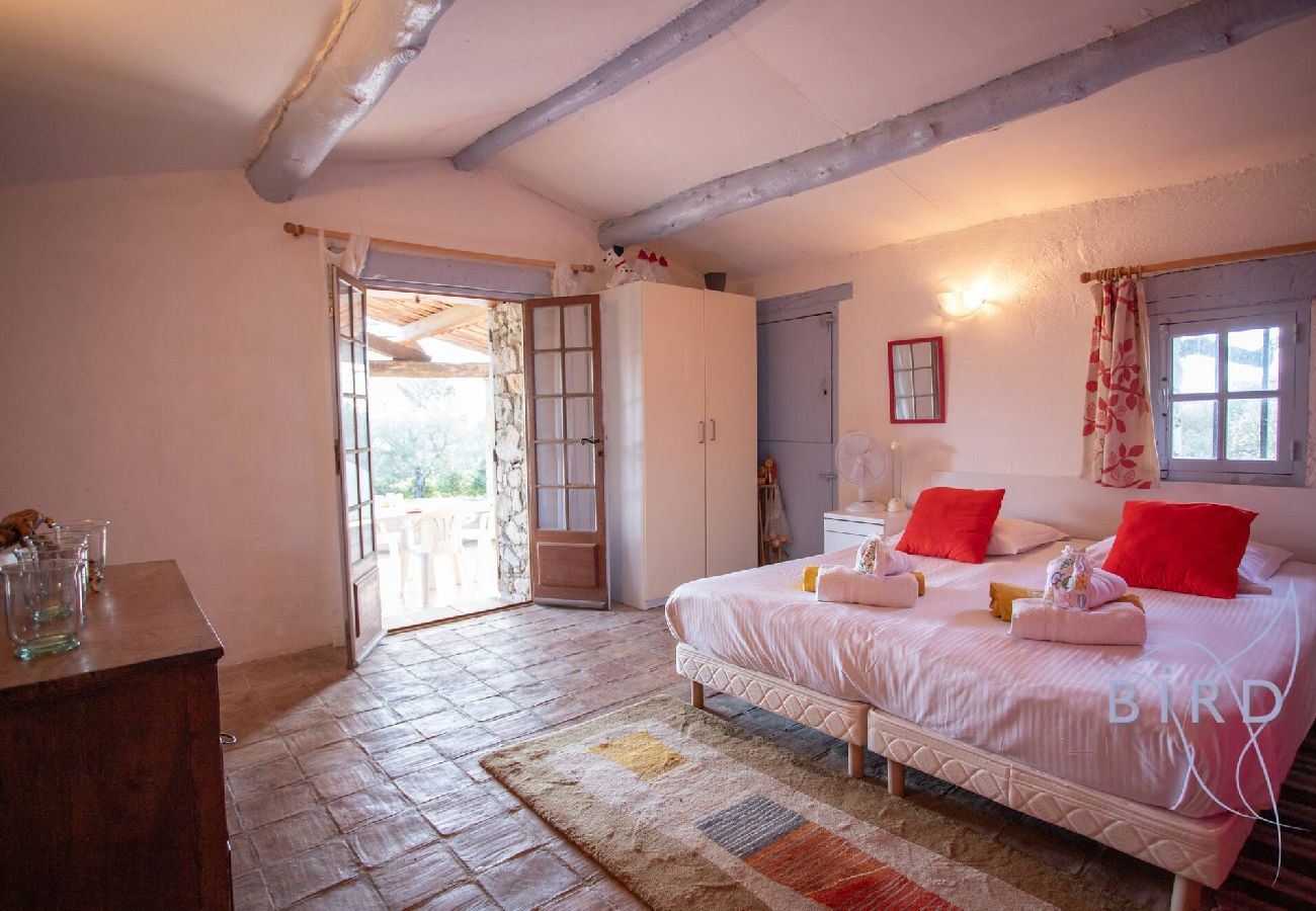 Villa à Tourrettes - magnifique maison en pierre au coeur du pays de Fayence