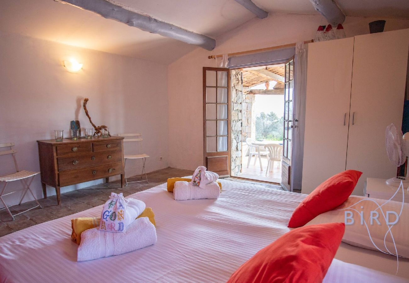 Villa à Tourrettes - magnifique maison en pierre au coeur du pays de Fayence