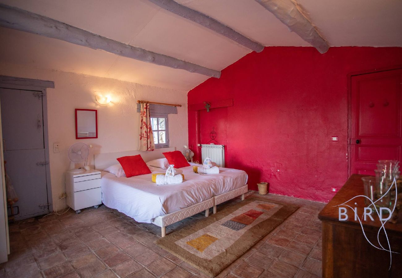 Villa à Tourrettes - magnifique maison en pierre au coeur du pays de Fayence
